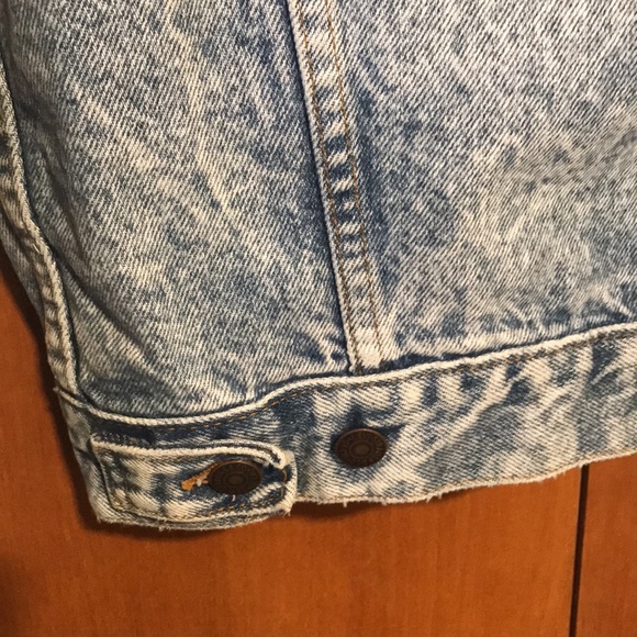 Vintage 89,s 90,s Levi's jean jacket - Picture 6 of 16